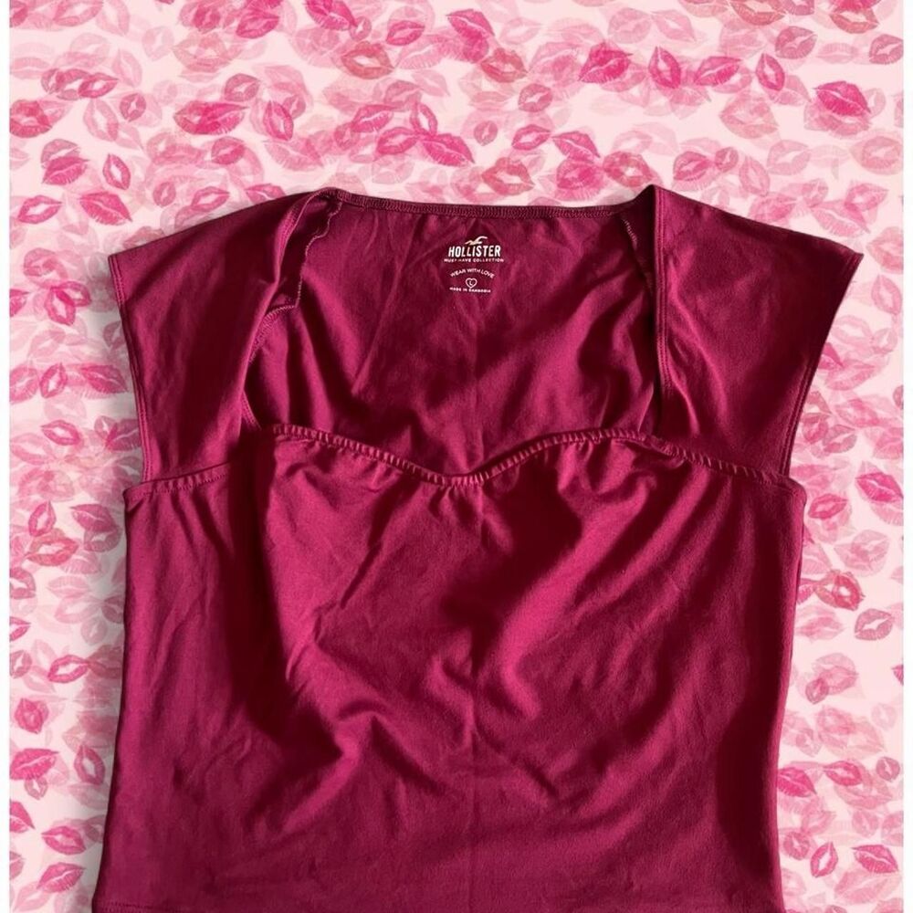 Hollister Co. Burgundy Sweetheart Seamless Top